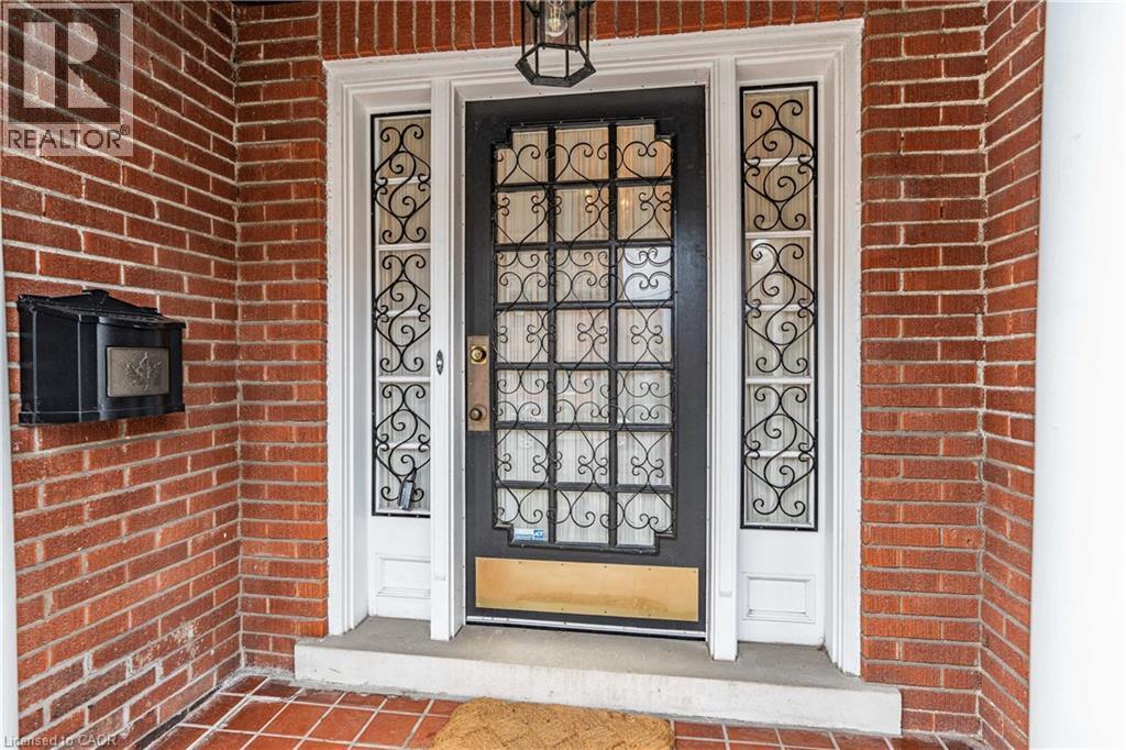 247 Macnab Street S, Hamilton, ON - Outdoor