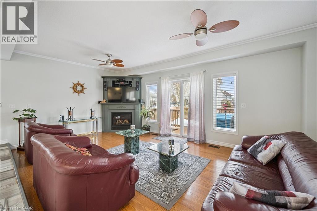 11 Acorn Way, Cambridge, ON - Indoor Photo Showing Living Room With Fireplace