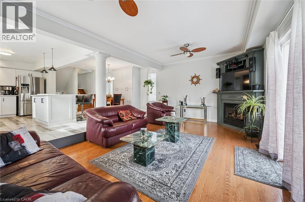 11 Acorn Way, Cambridge, ON - Indoor Photo Showing Living Room With Fireplace