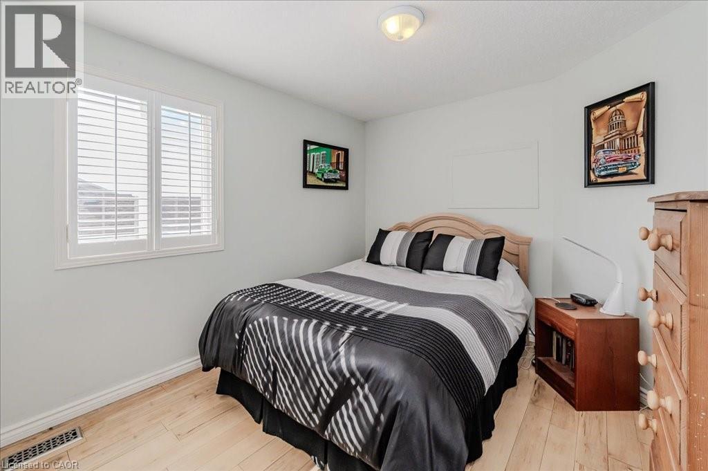11 Acorn Way, Cambridge, ON - Indoor Photo Showing Bedroom
