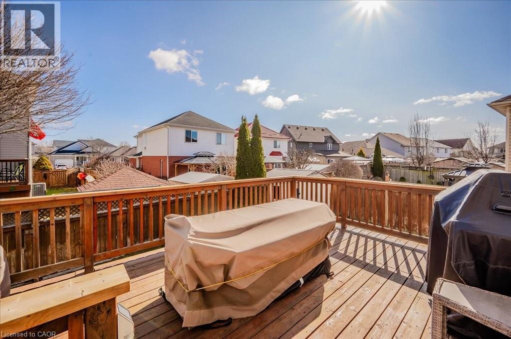 11 Acorn Way, Cambridge, ON - Outdoor With Deck Patio Veranda