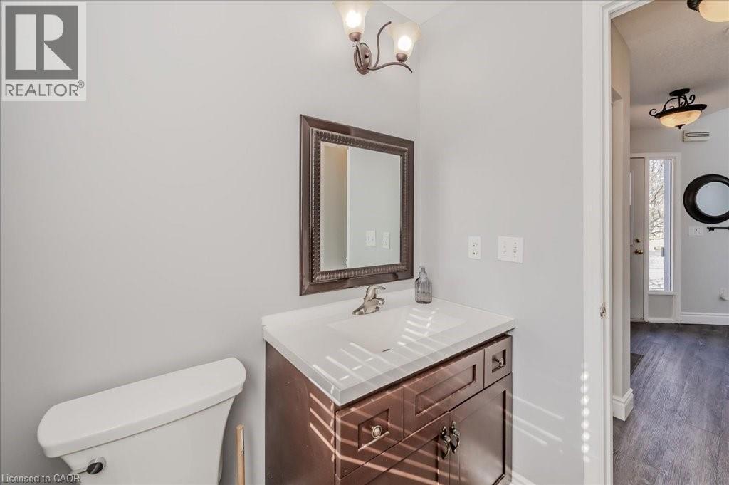11 Acorn Way, Cambridge, ON - Indoor Photo Showing Bathroom