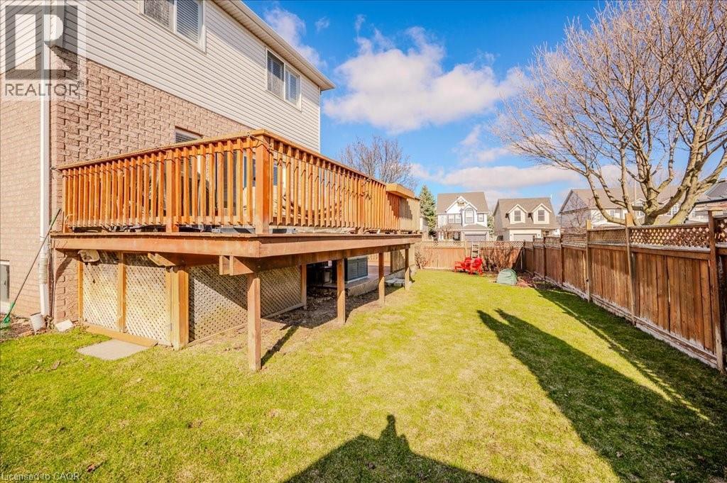 11 Acorn Way, Cambridge, ON - Outdoor With Deck Patio Veranda