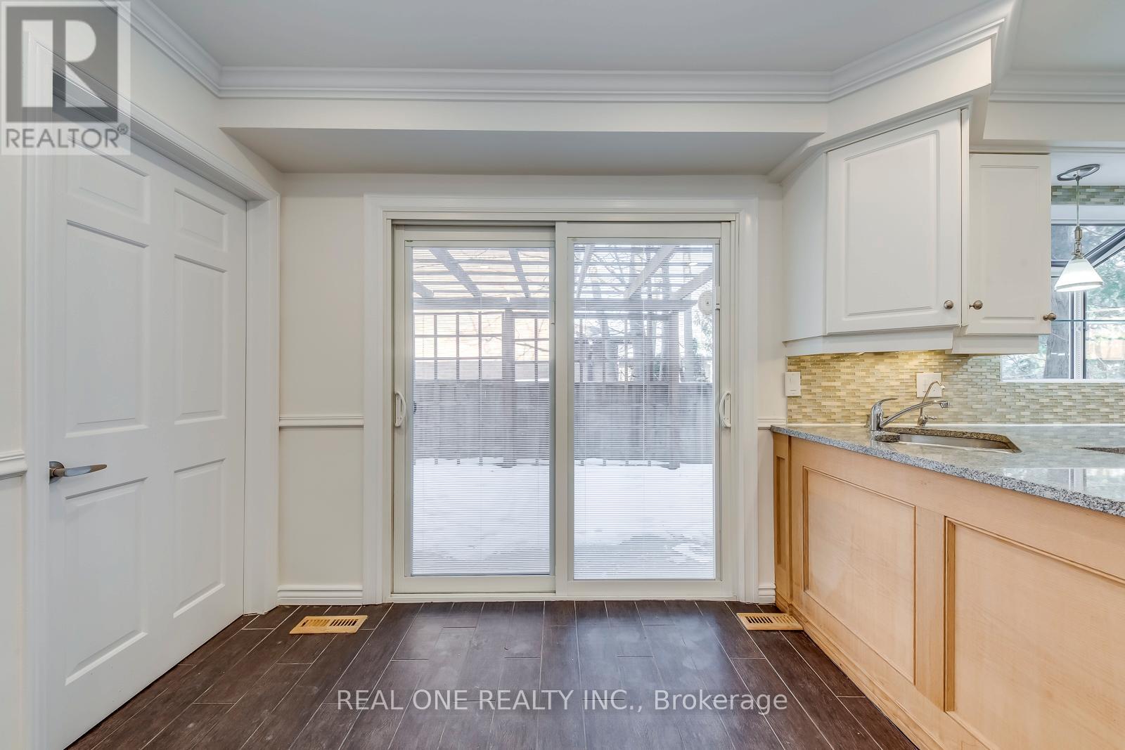 1585 Crombie Road, Mississauga, ON - Indoor