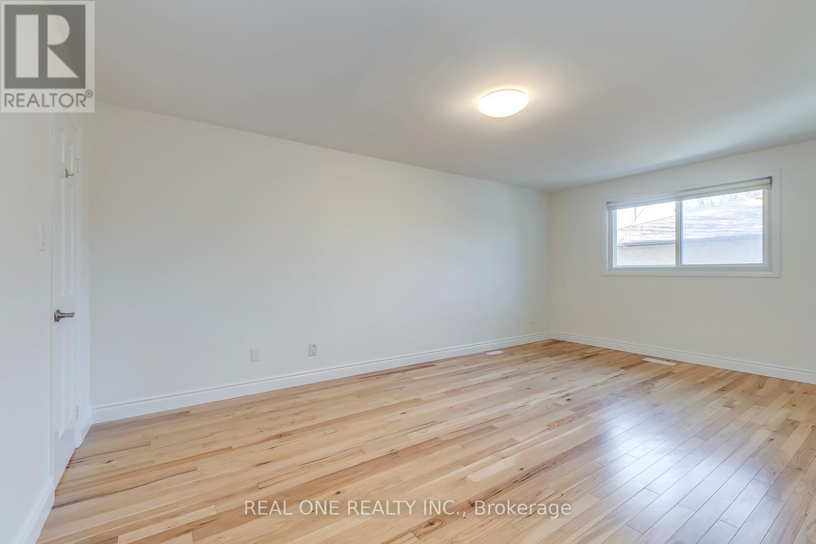 Upper Level Primary Bedroom - 1585 Crombie Road, Mississauga, ON - Indoor Photo Showing Other Room