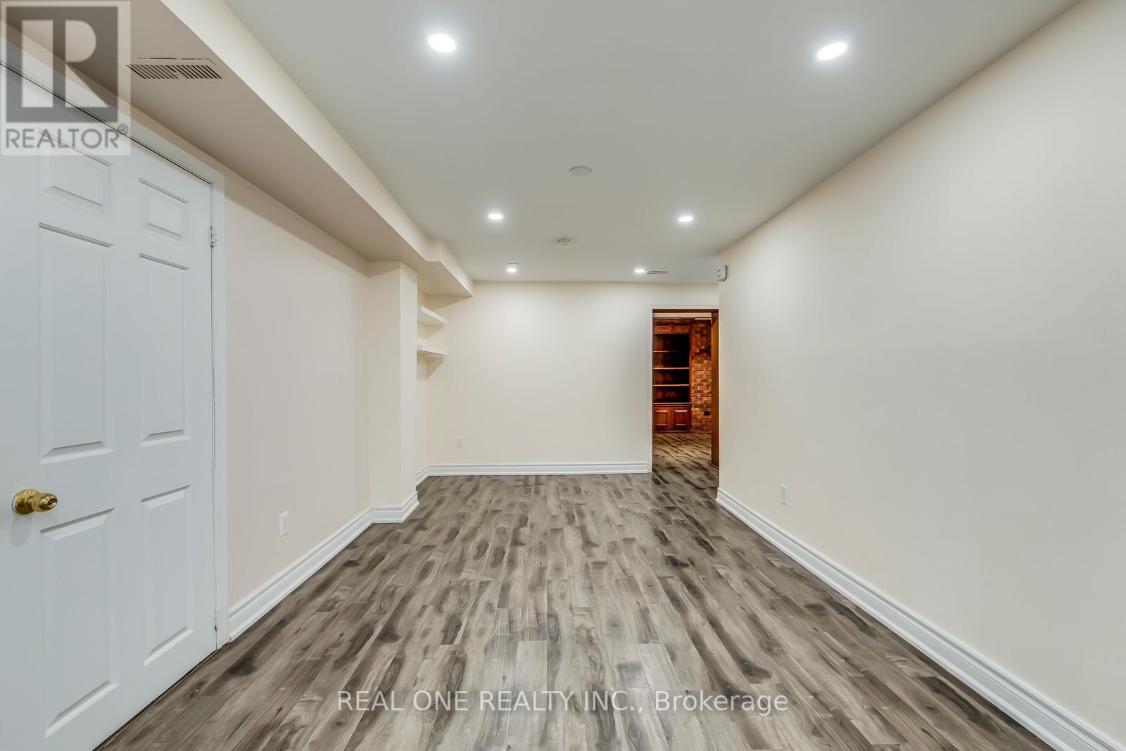 Lower Level Entertainment & Media Area - 1585 Crombie Road, Mississauga, ON - Indoor Photo Showing Other Room