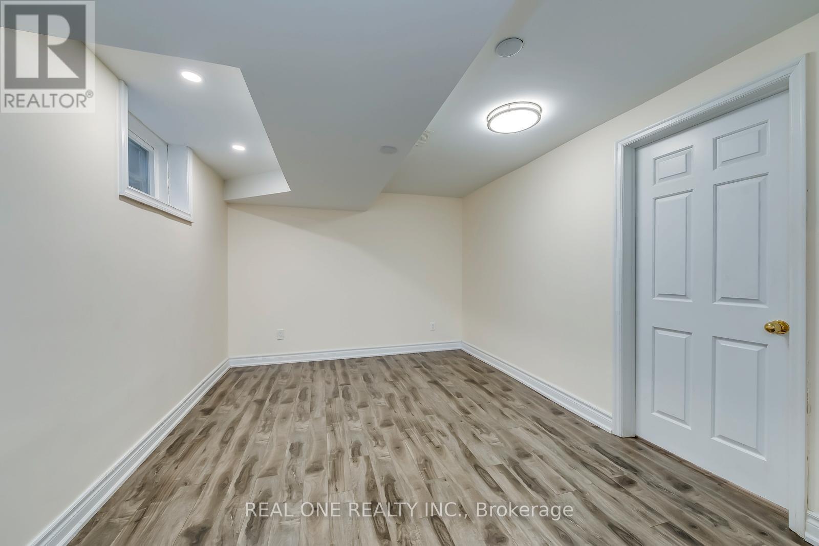 Lower Level Bedroom 5 - 1585 Crombie Road, Mississauga, ON - Indoor Photo Showing Other Room