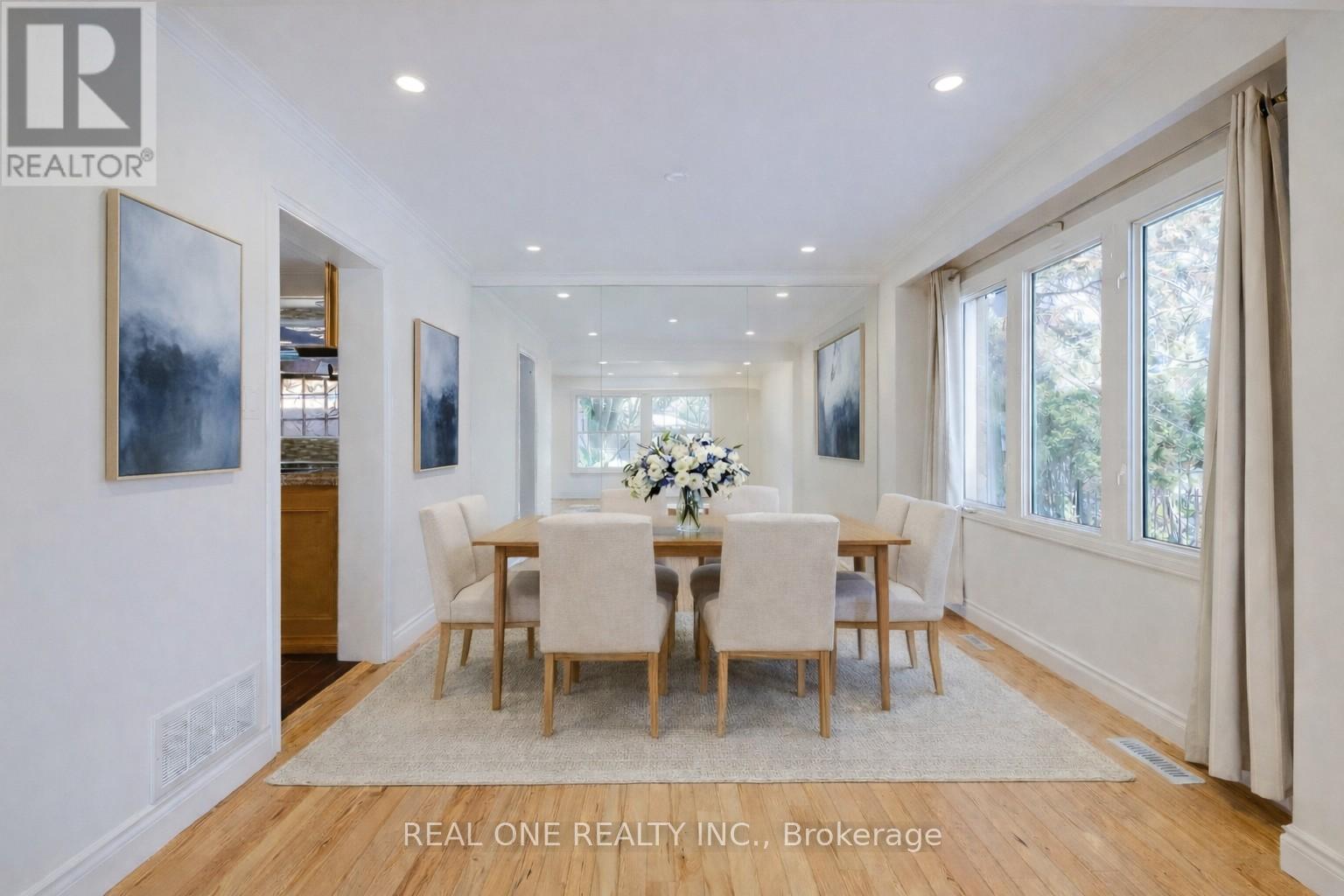 Virtually Staged Dinning Room - 1585 Crombie Road, Mississauga, ON - Indoor Photo Showing Dining Room