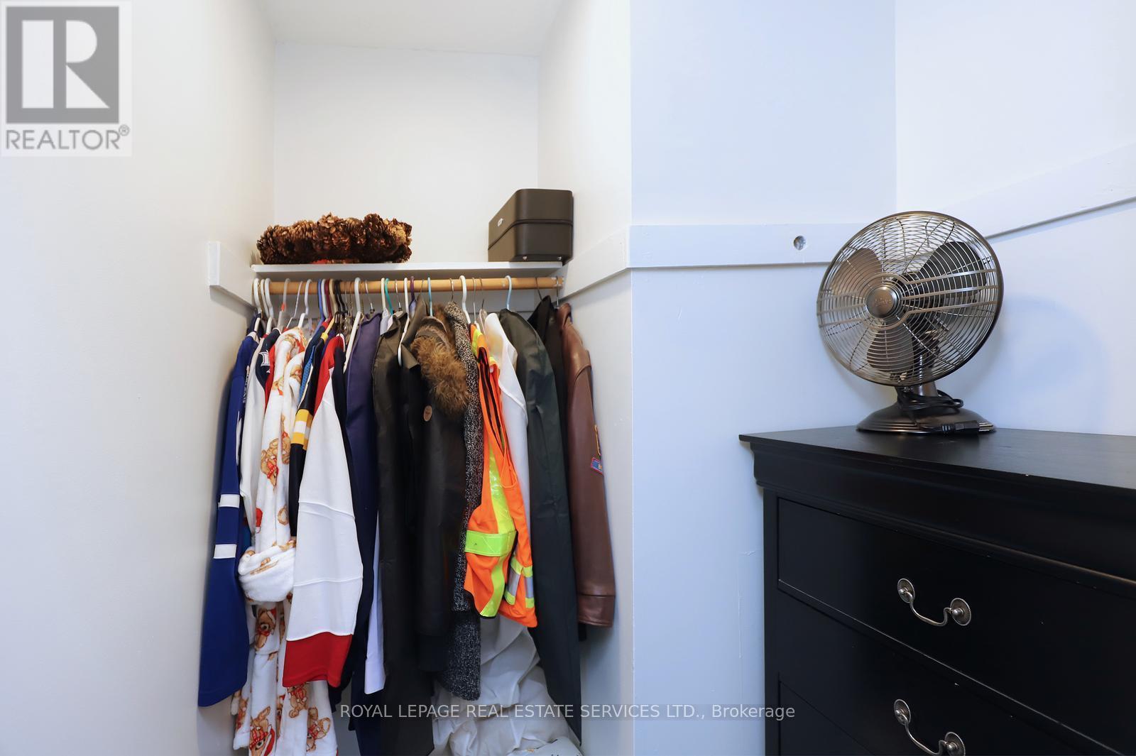 2001 Silverberry Crescent, Mississauga, ON - Indoor