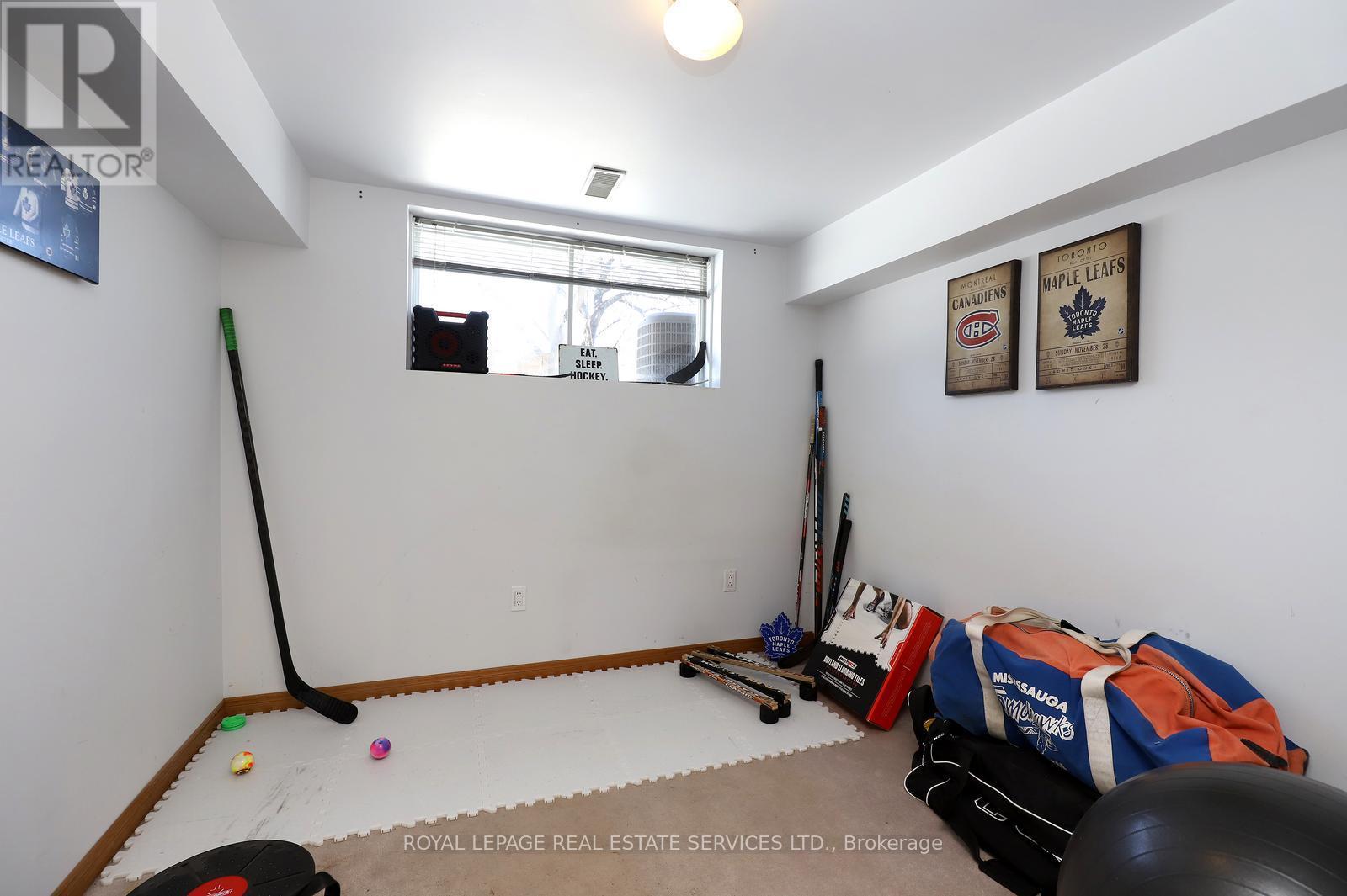 2001 Silverberry Crescent, Mississauga, ON - Indoor Photo Showing Other Room