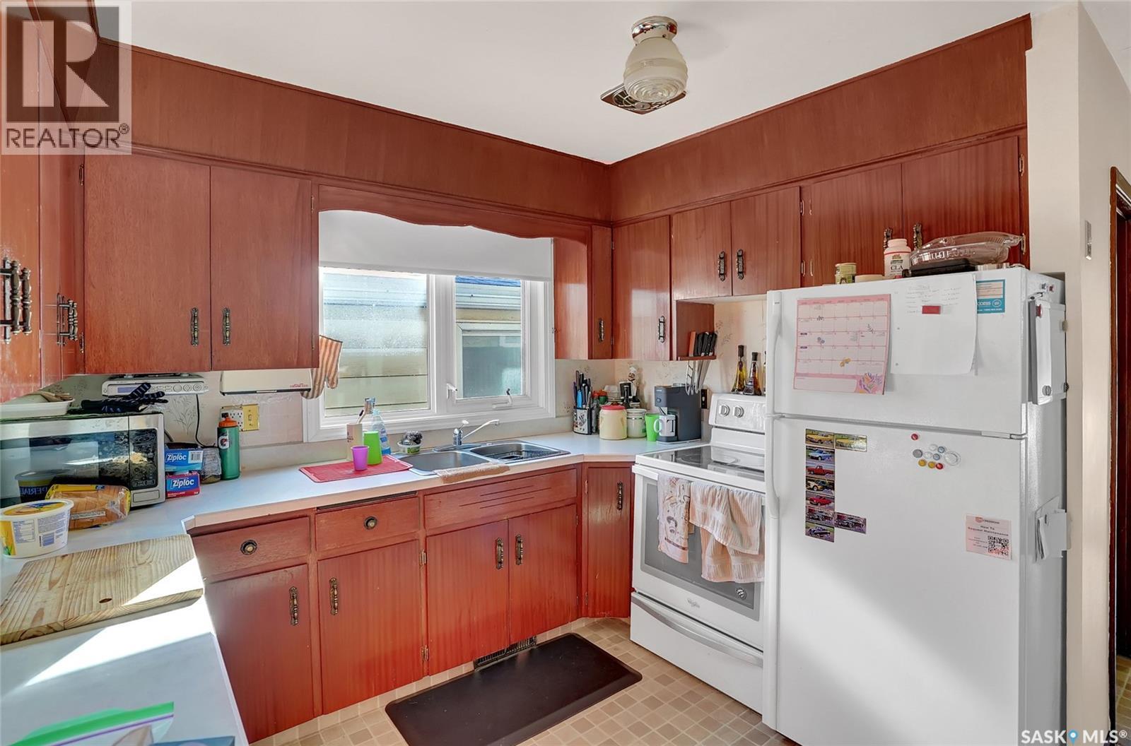 2160 Mcdonald Street, Regina, SK - Indoor Photo Showing Kitchen With Double Sink