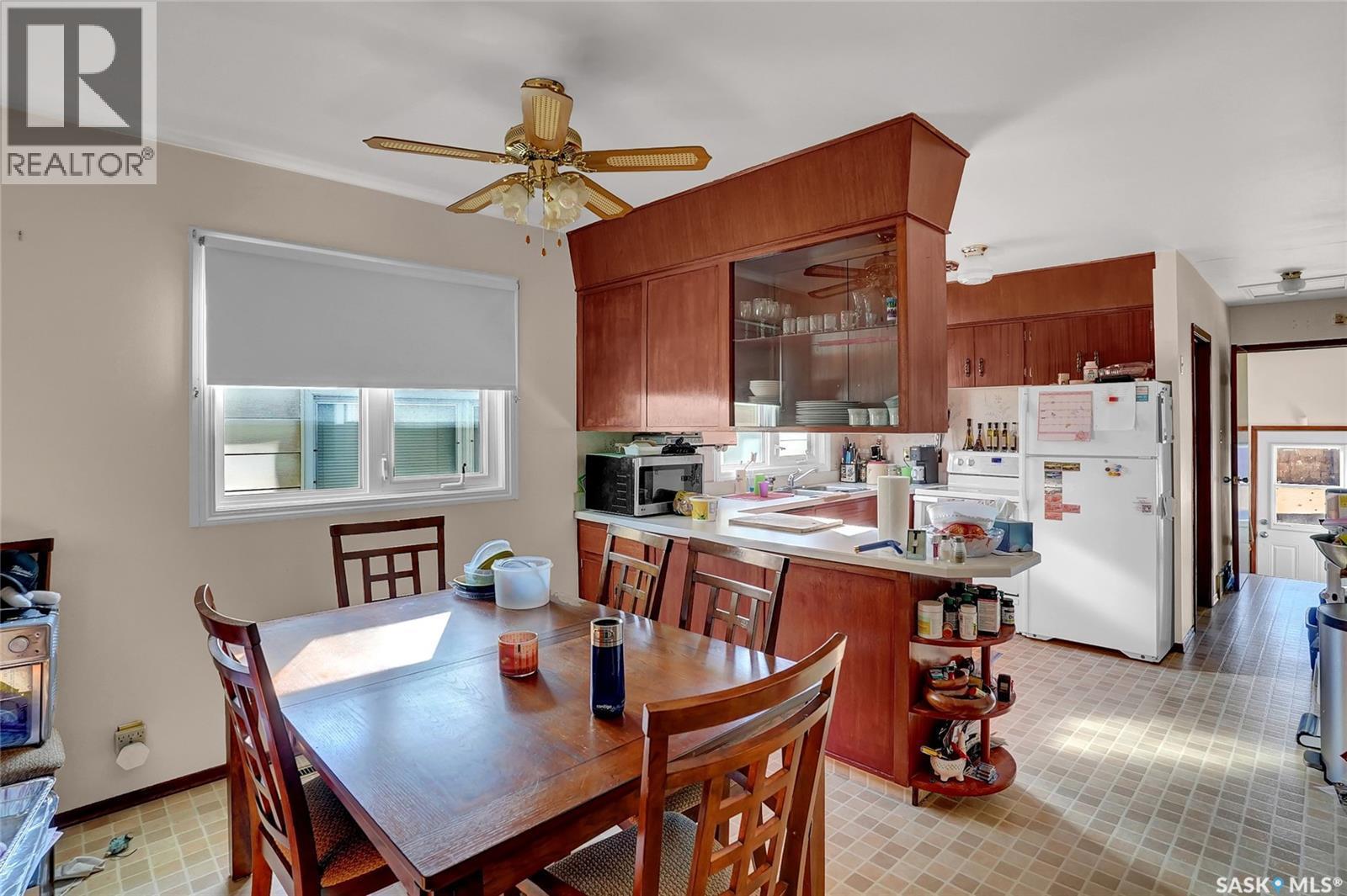 2160 Mcdonald Street, Regina, SK - Indoor