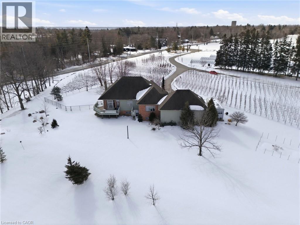 383 Parkside Drive, Hamilton, ON