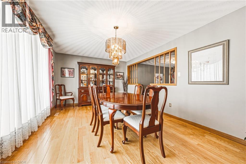 53 Glover Road, Hamilton, ON - Indoor Photo Showing Dining Room