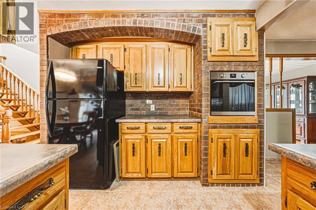53 Glover Road, Hamilton, ON - Indoor Photo Showing Kitchen