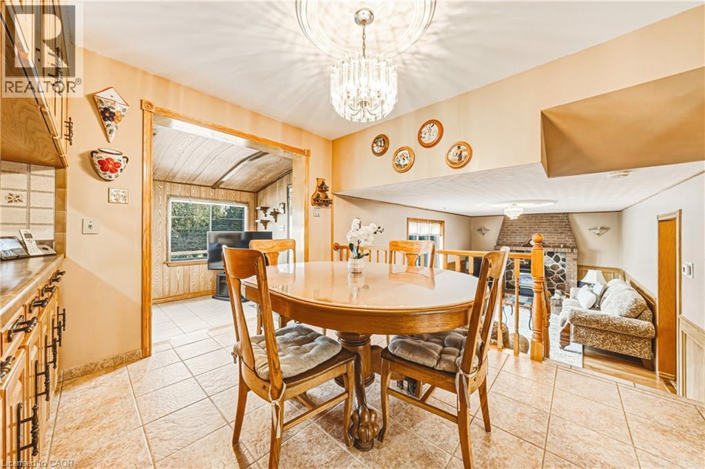 53 Glover Road, Hamilton, ON - Indoor Photo Showing Dining Room