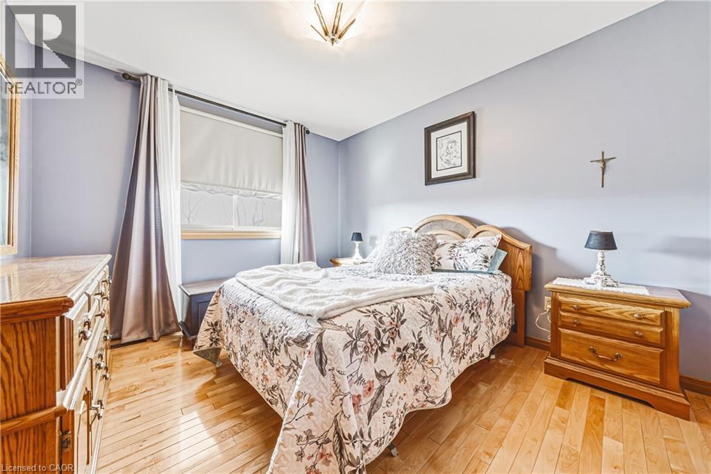 53 Glover Road, Hamilton, ON - Indoor Photo Showing Bedroom