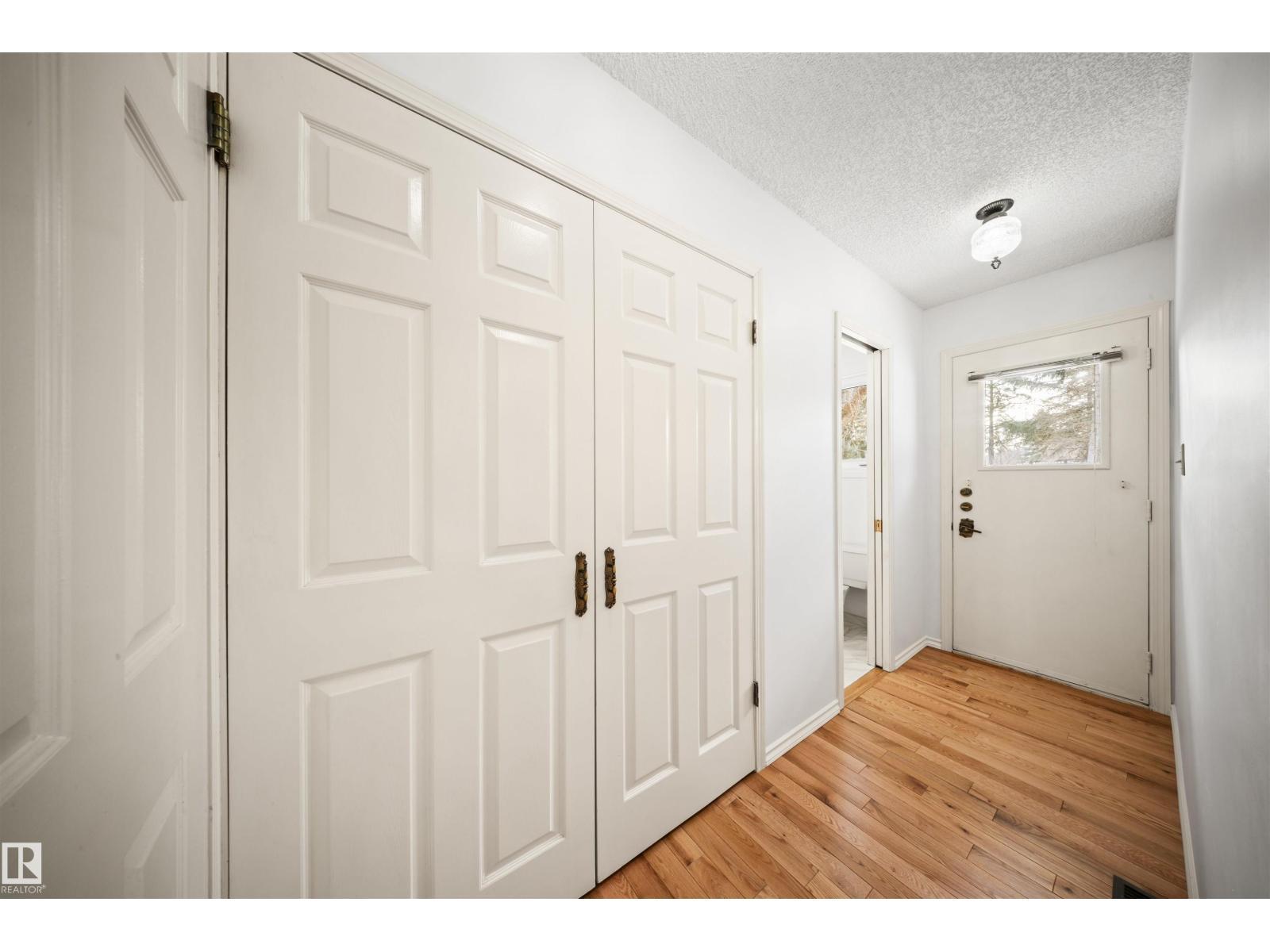 823 Richards Cr Nw, Edmonton, AB - Indoor Photo Showing Other Room