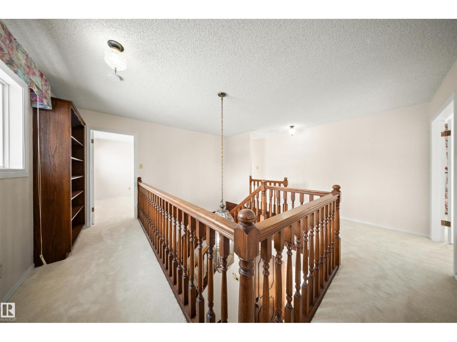 823 Richards Cr Nw, Edmonton, AB - Indoor Photo Showing Other Room
