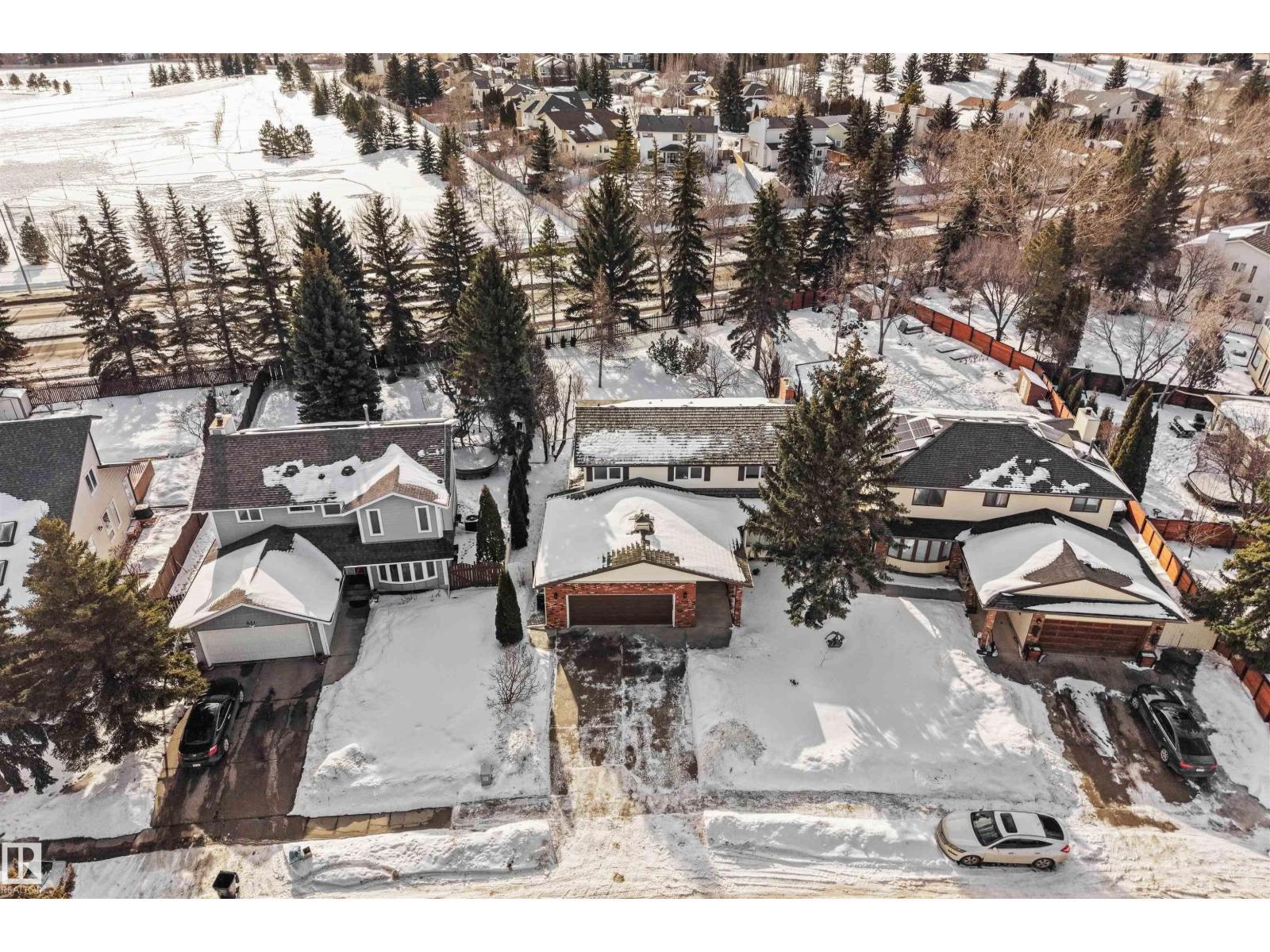 823 Richards Cr Nw, Edmonton, AB - Outdoor