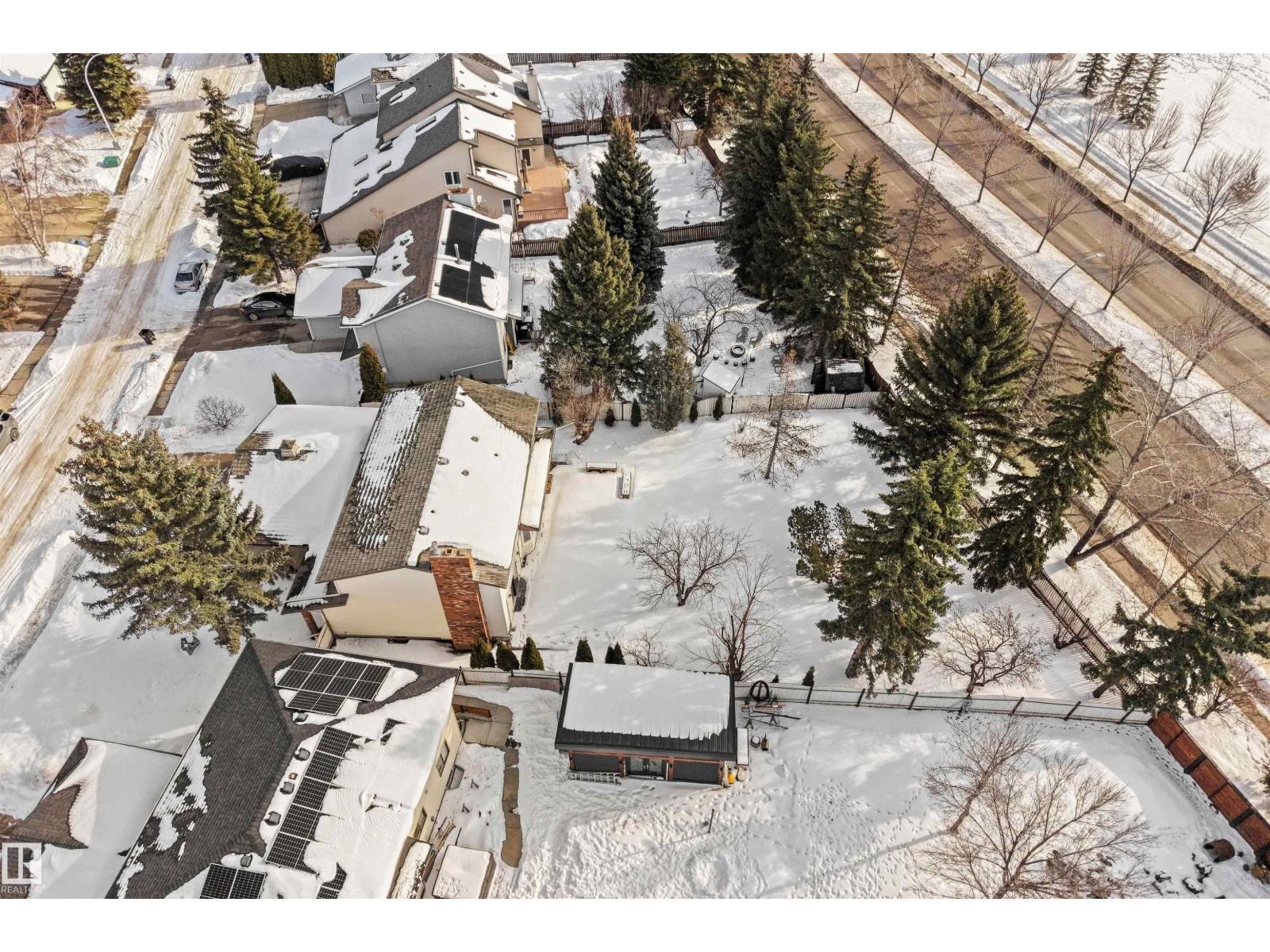 823 Richards Cr Nw, Edmonton, AB - Outdoor With View