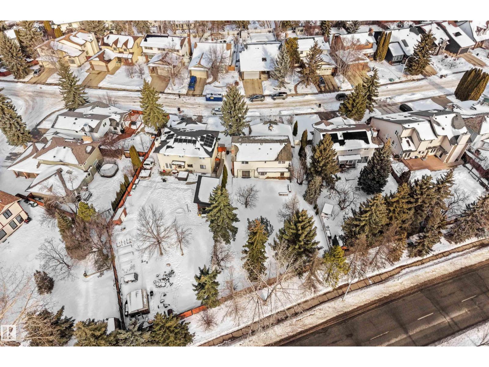 823 Richards Cr Nw, Edmonton, AB - Outdoor With View