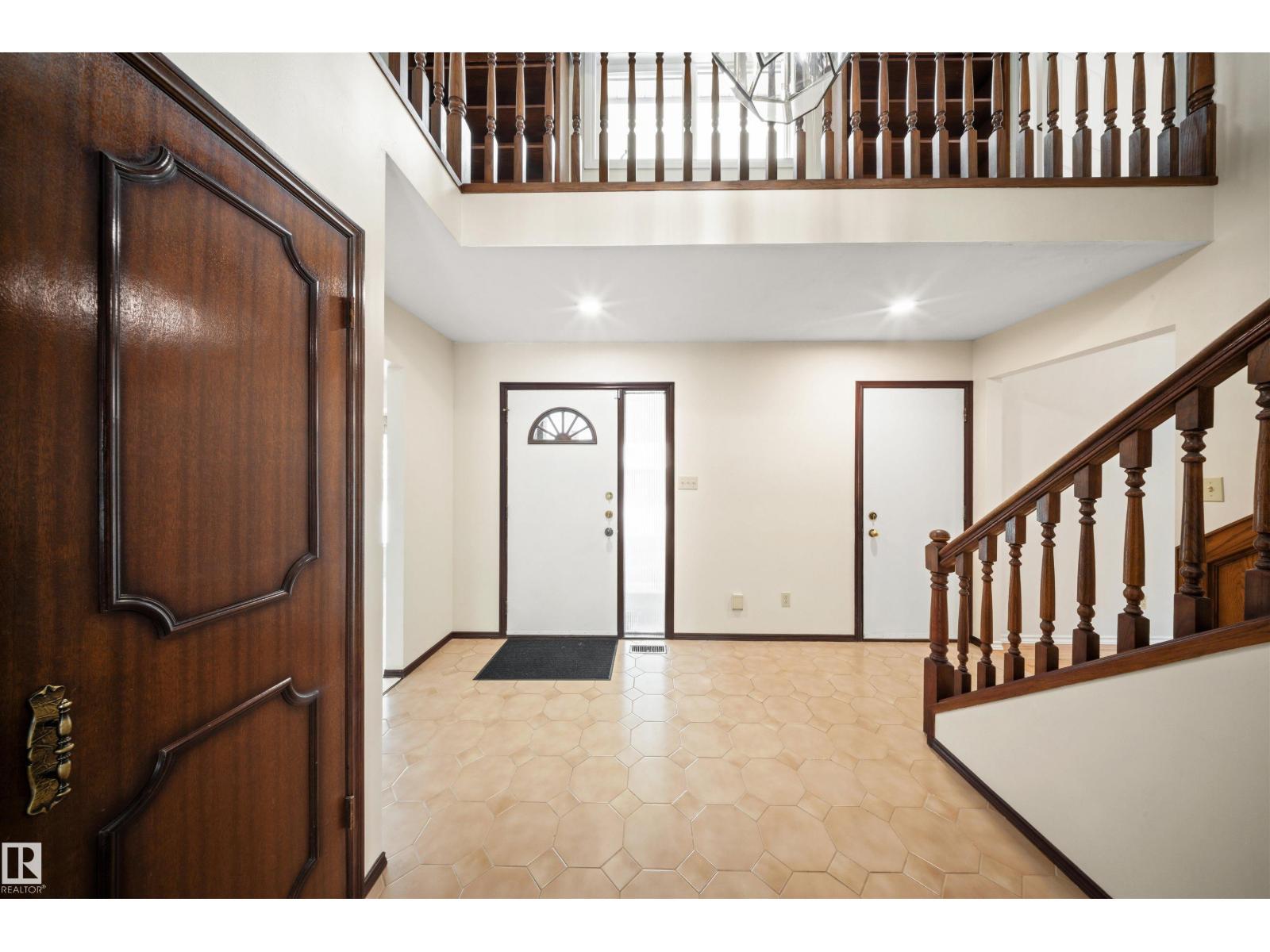 823 Richards Cr Nw, Edmonton, AB - Indoor Photo Showing Other Room