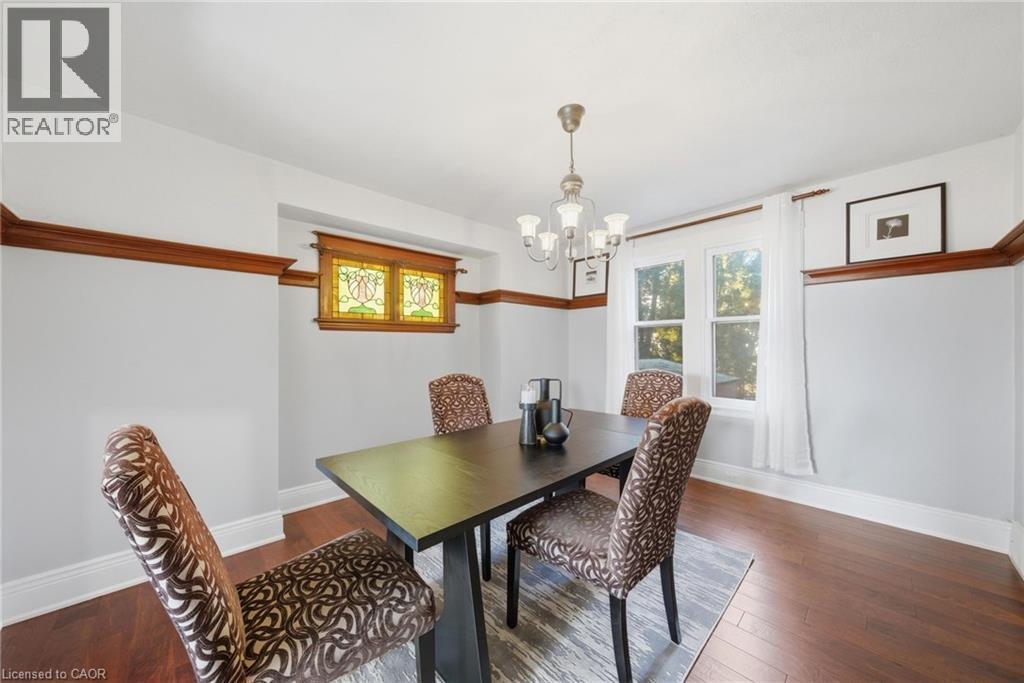 58 Arnold Street, Hamilton, ON - Indoor Photo Showing Dining Room