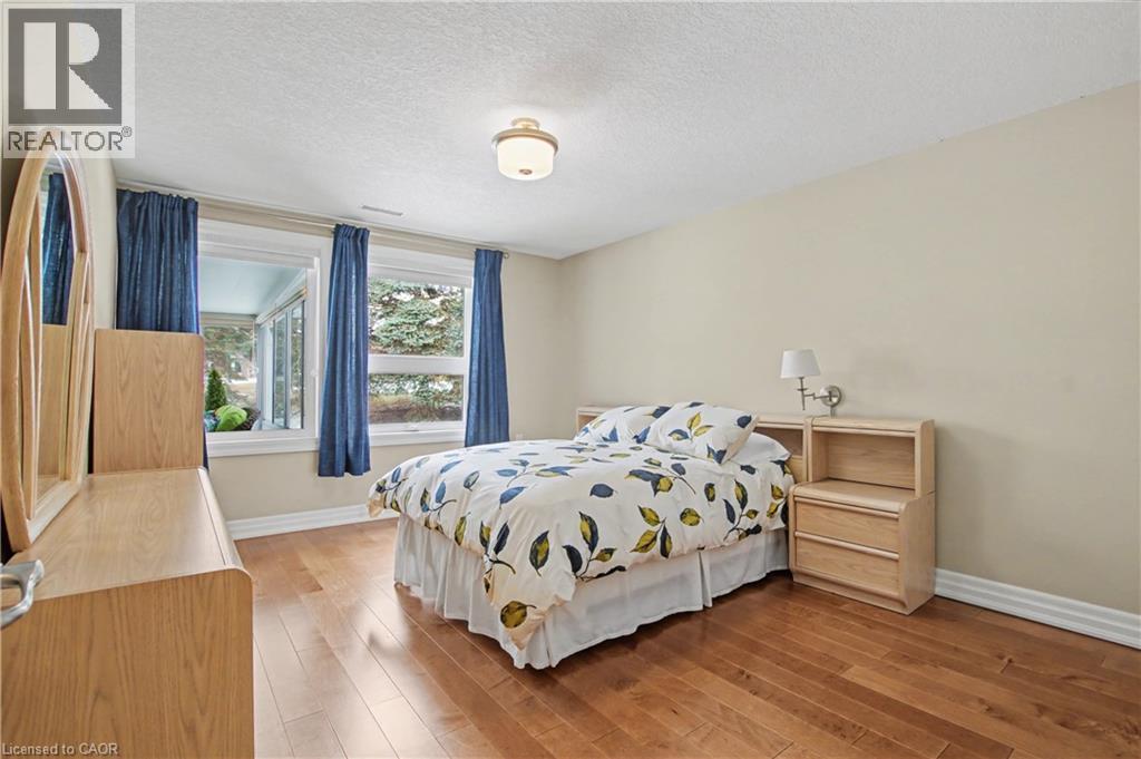 11 Whelans Way, Hamilton, ON - Indoor Photo Showing Bedroom