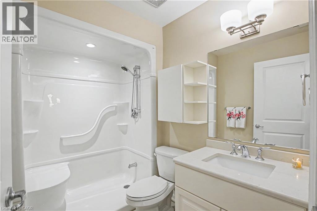 11 Whelans Way, Hamilton, ON - Indoor Photo Showing Bathroom