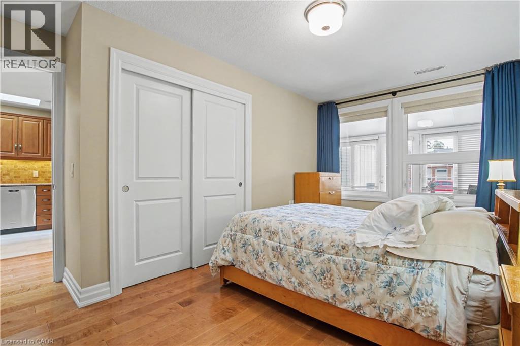 11 Whelans Way, Hamilton, ON - Indoor Photo Showing Bedroom