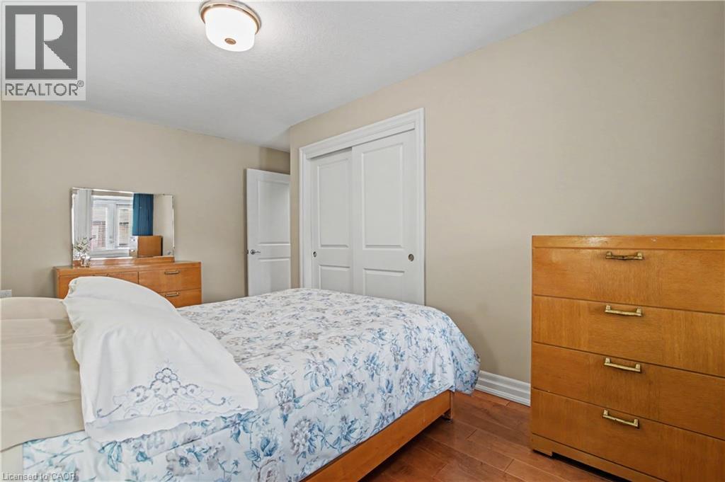 11 Whelans Way, Hamilton, ON - Indoor Photo Showing Bedroom