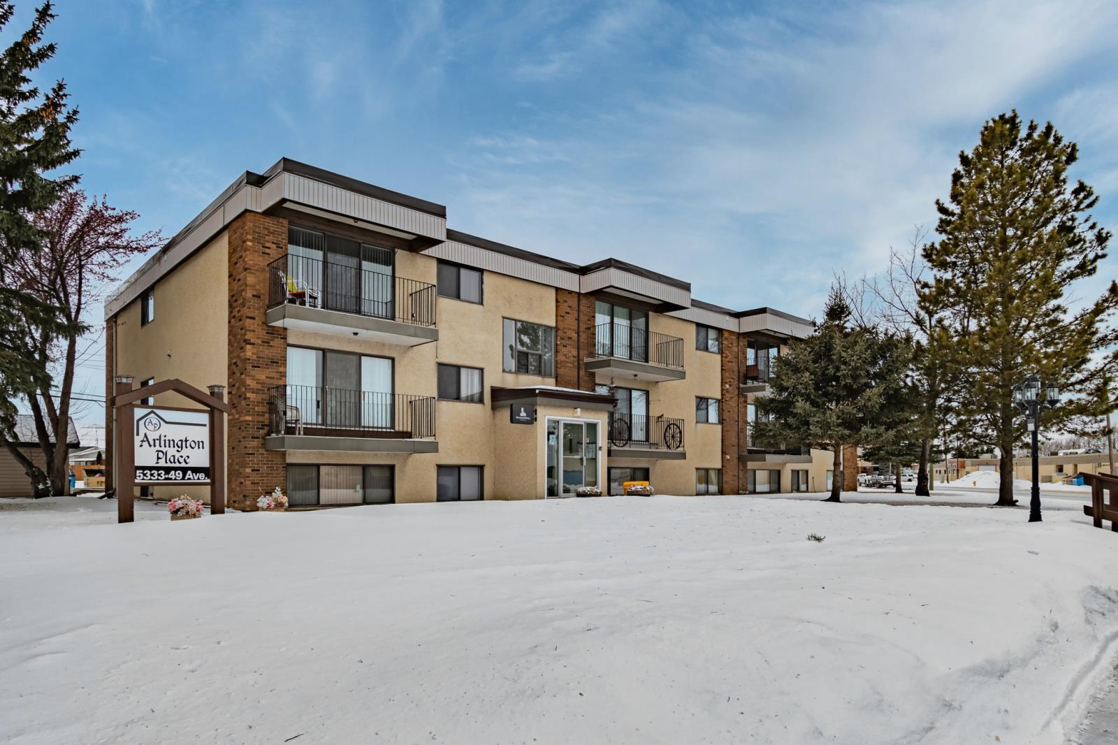 5333 49 Ave, Vegreville, AB - Outdoor