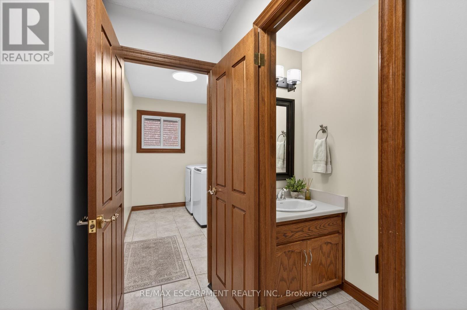 47 Sumner Crescent, Grimsby, ON - Indoor