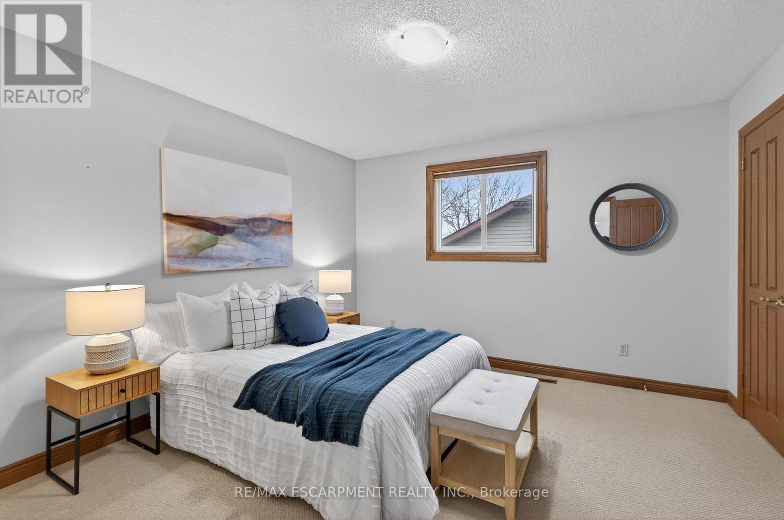 47 Sumner Crescent, Grimsby, ON - Indoor Photo Showing Bedroom