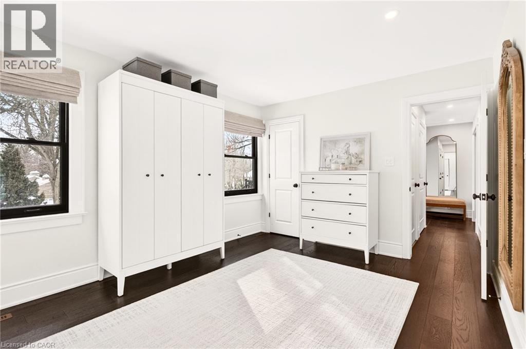 2129 Highview Drive, Burlington, ON - Indoor Photo Showing Bedroom