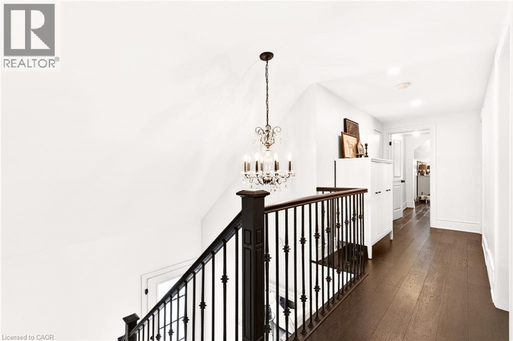 2129 Highview Drive, Burlington, ON - Indoor Photo Showing Other Room