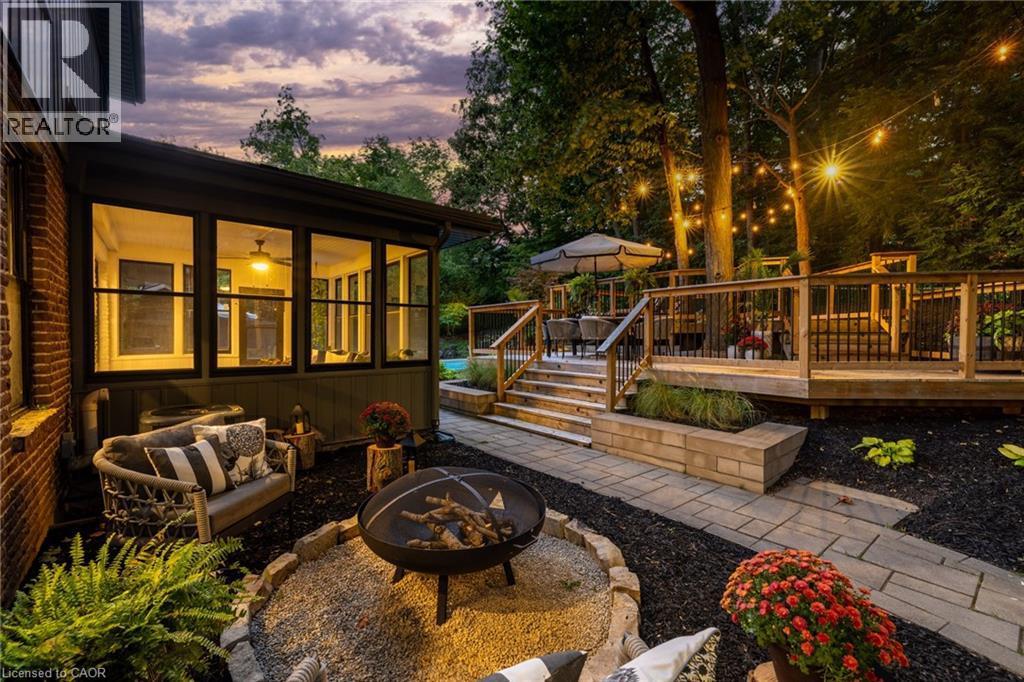 2129 Highview Drive, Burlington, ON - Outdoor With Deck Patio Veranda