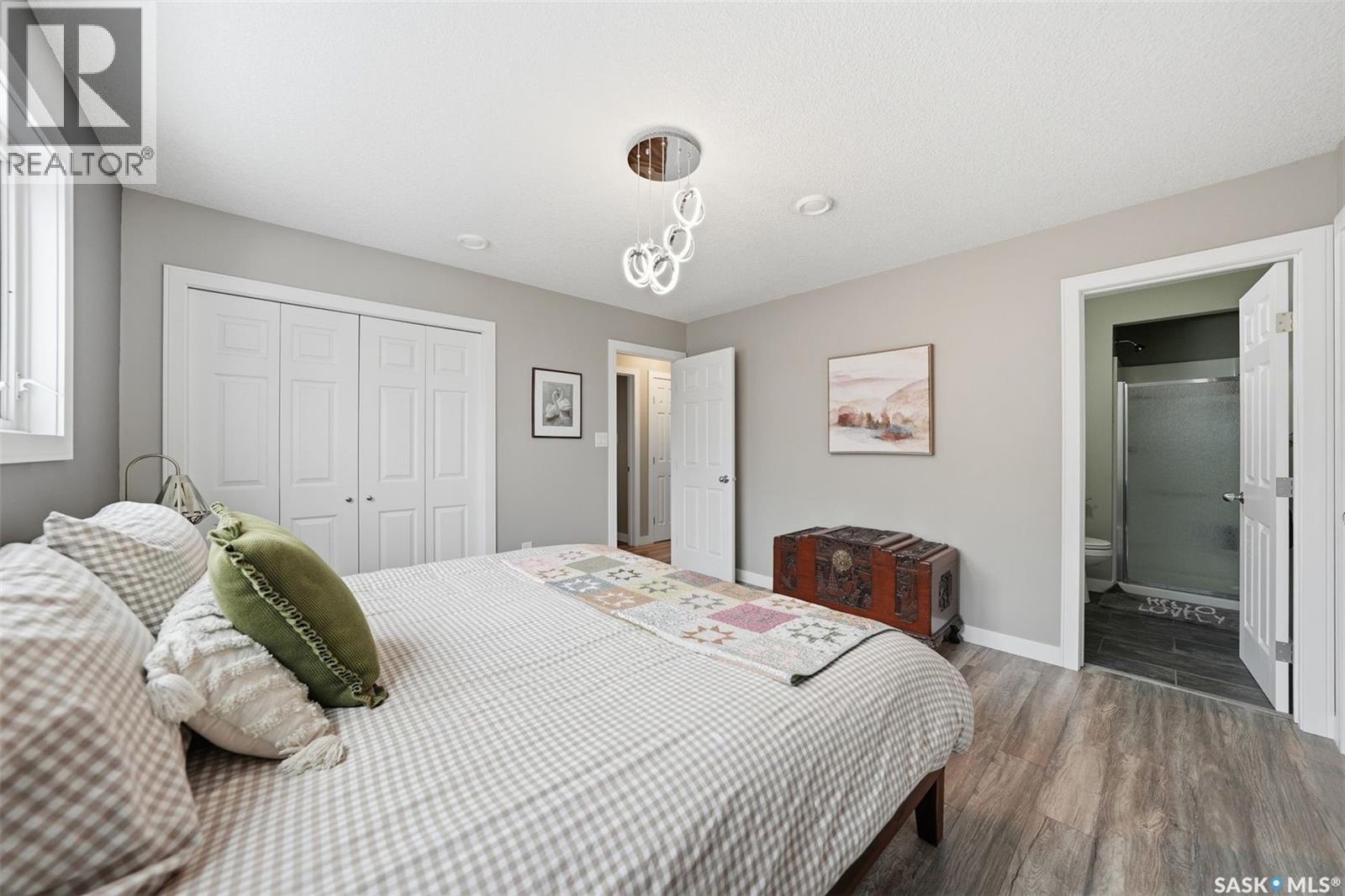 217 13Th Avenue E, Watrous, SK - Indoor Photo Showing Bedroom