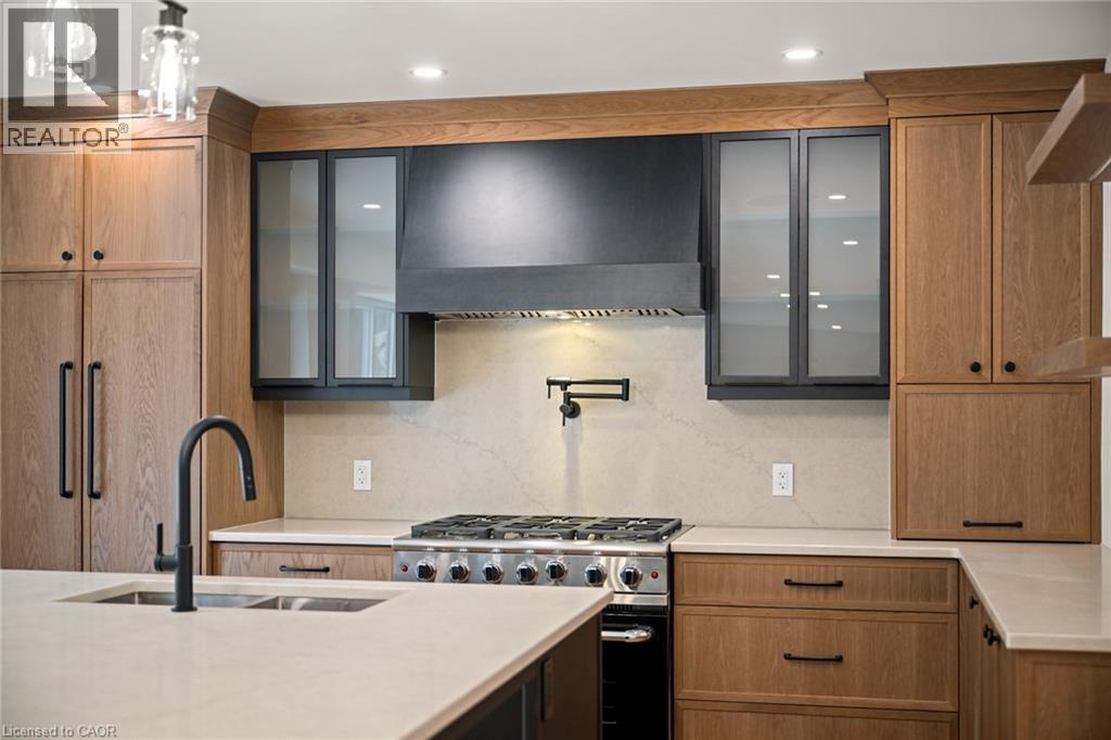 361 Coleridge Place, Waterloo, ON - Indoor Photo Showing Kitchen With Double Sink With Upgraded Kitchen