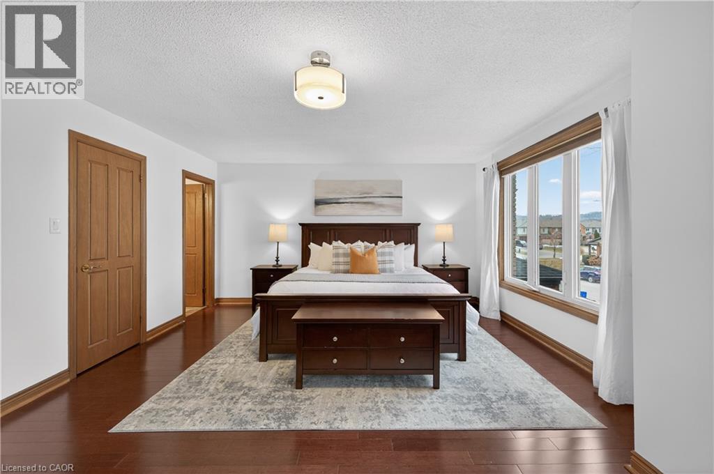 47 Sumner Crescent, Grimsby, ON - Indoor Photo Showing Bedroom