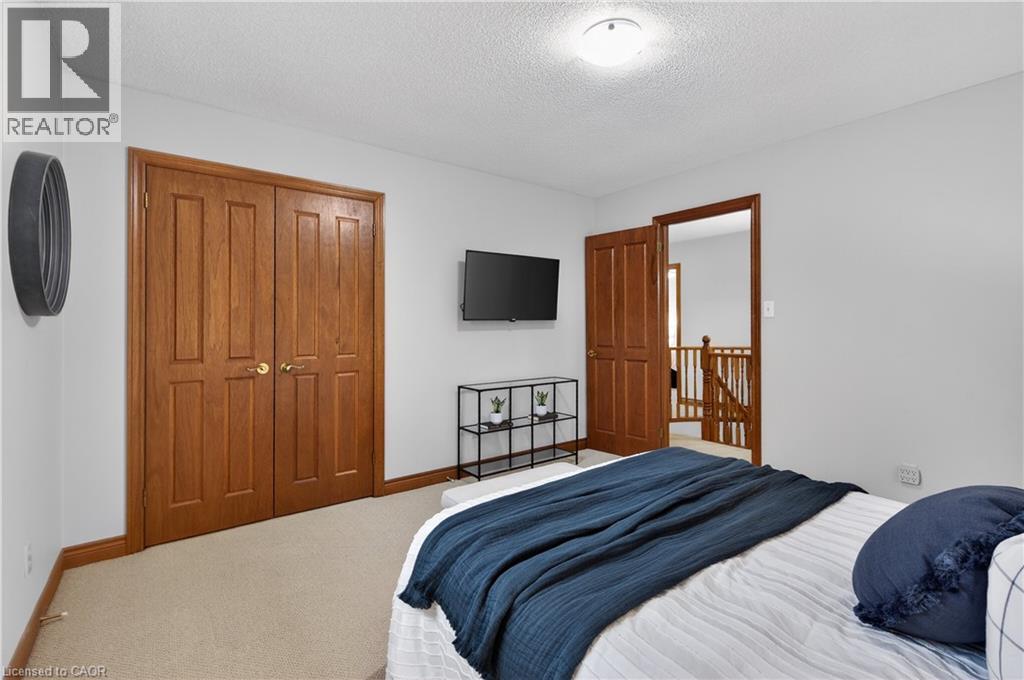 47 Sumner Crescent, Grimsby, ON - Indoor Photo Showing Bedroom