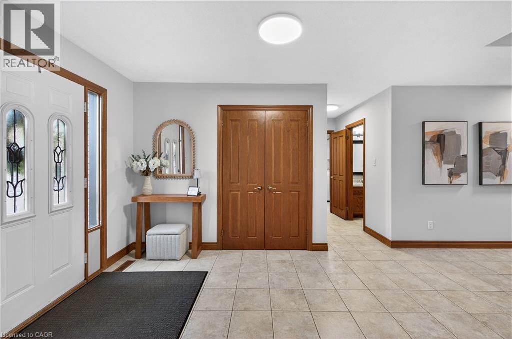 47 Sumner Crescent, Grimsby, ON - Indoor Photo Showing Other Room