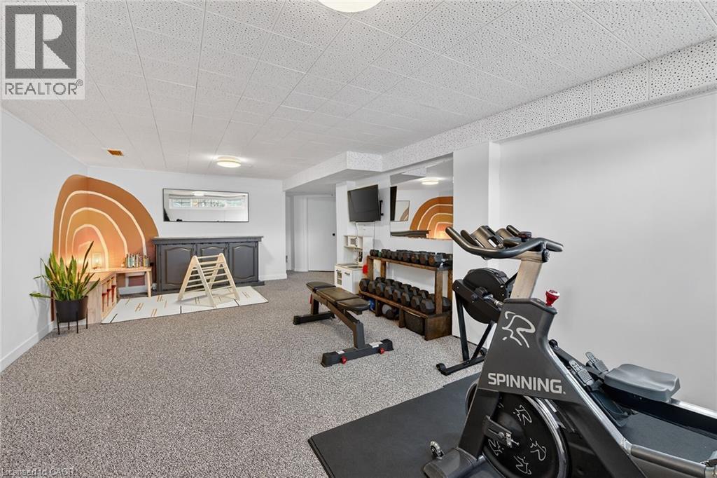 124 West 24Th Street, Hamilton, ON - Indoor Photo Showing Gym Room