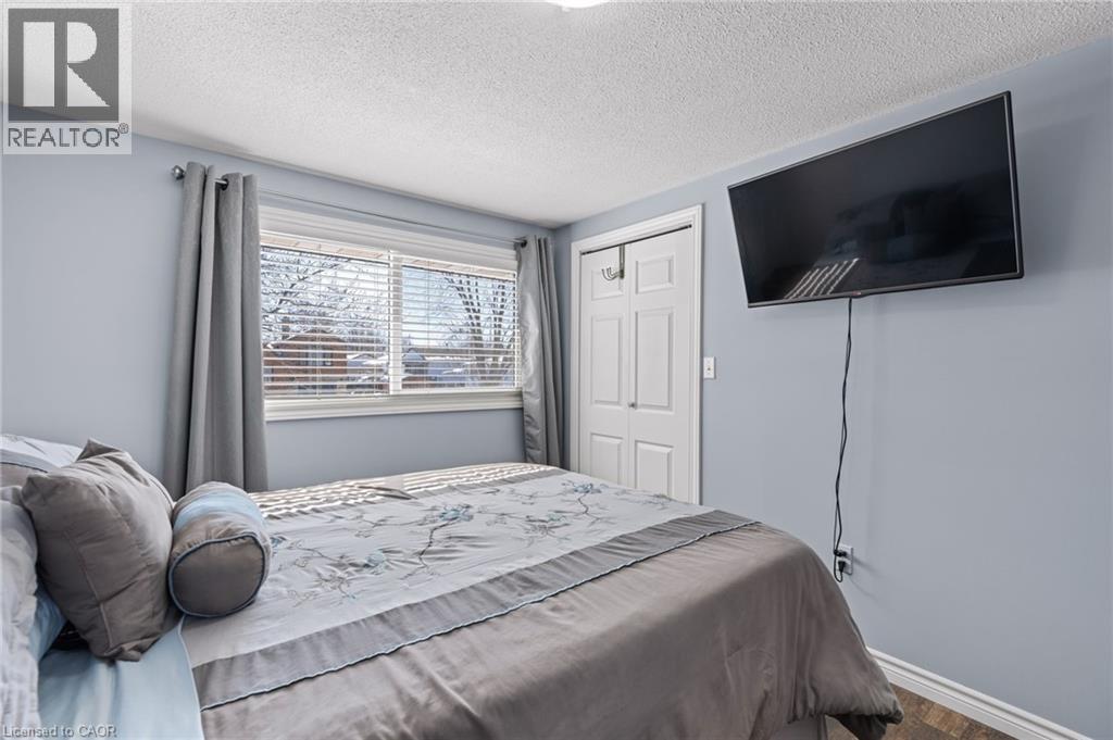 218 Arris Crescent, Mitchell, ON - Indoor Photo Showing Bedroom