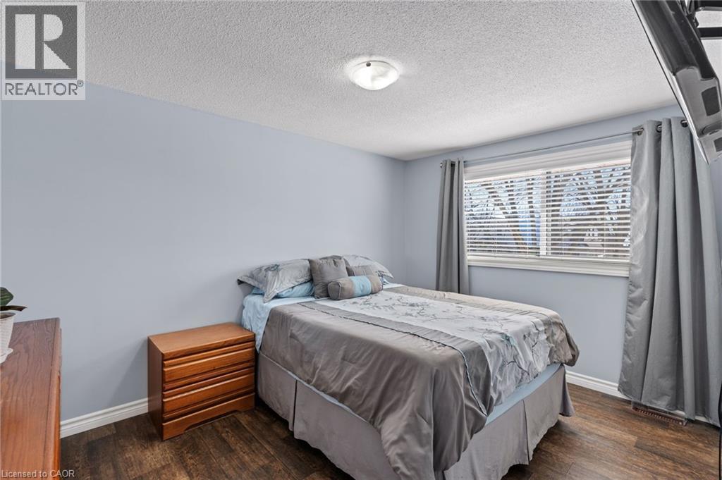 218 Arris Crescent, Mitchell, ON - Indoor Photo Showing Bedroom