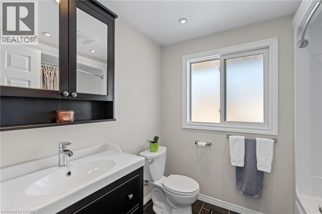 218 Arris Crescent, Mitchell, ON - Indoor Photo Showing Bathroom
