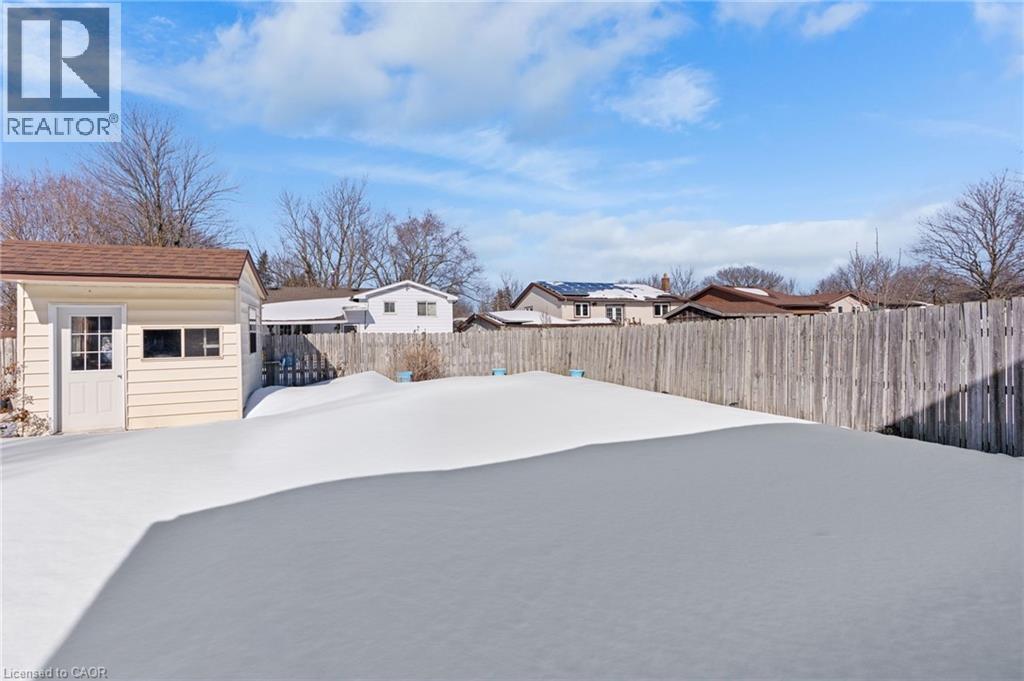 218 Arris Crescent, Mitchell, ON - Outdoor