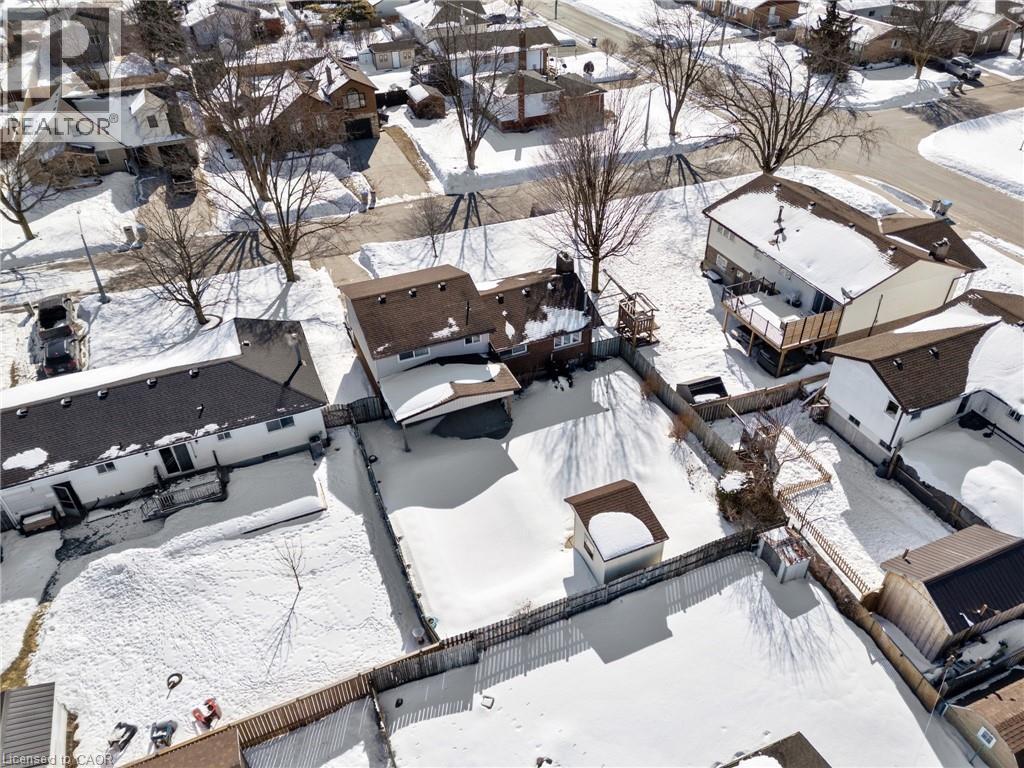 218 Arris Crescent, Mitchell, ON - Outdoor