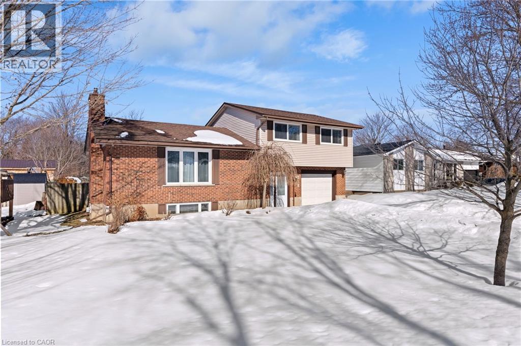 218 Arris Crescent, Mitchell, ON - Outdoor